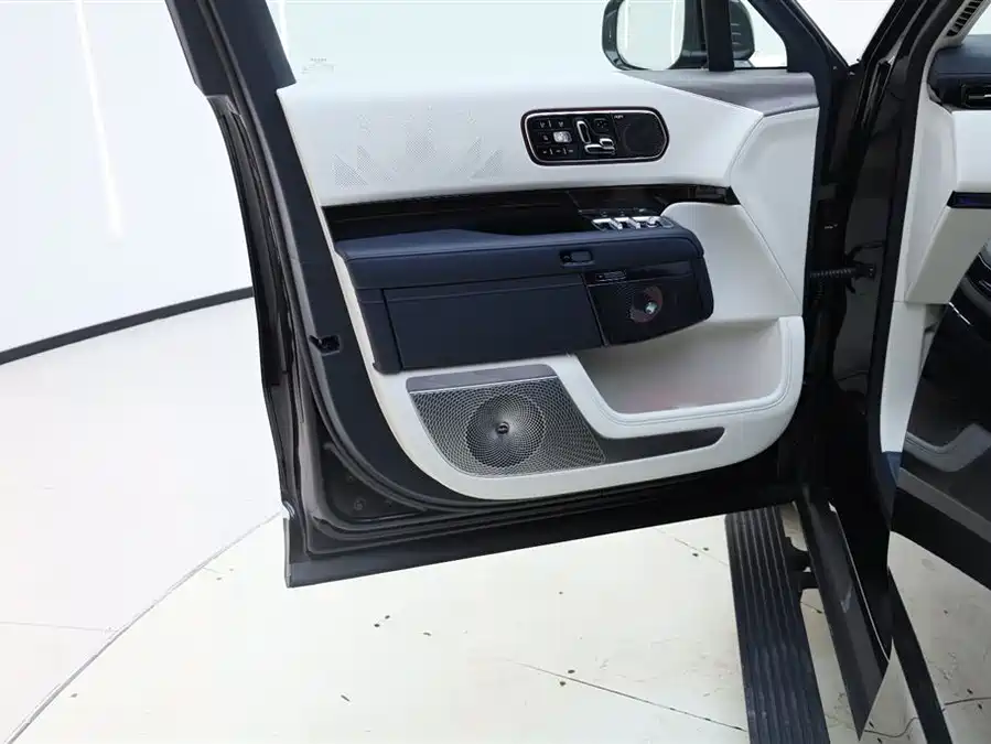 900x675_0_q87_c42_autohomecar__ChxpV2muN5qAYqLnAAE9_rScvx8759.jpg.webp Used Zeekr 9X 2025 Hyper Edition 70kWh