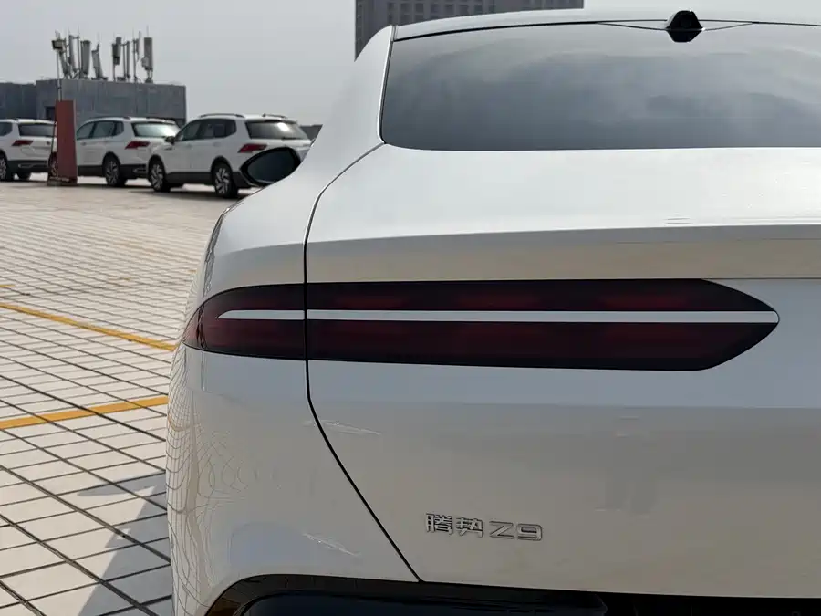 900x675_0_q87_c42_autohomecar__ChxpV2muU1-Ab4-bAAWHfy7efQo453.jpg.webp Used Denza Z9 2024 1100km four-wheel drive Ultra version