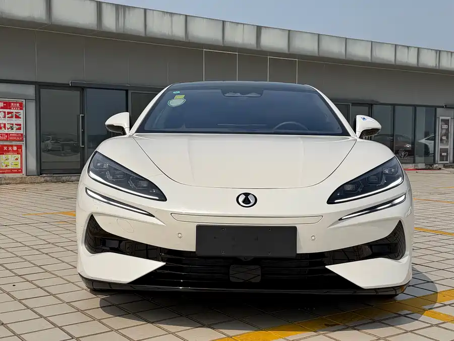 900x675_0_q87_c42_autohomecar__ChxpV2muU1mAc9NGAAeEjzZZhoU742.jpg.webp Used Denza Z9 2024 1100km four-wheel drive Ultra version