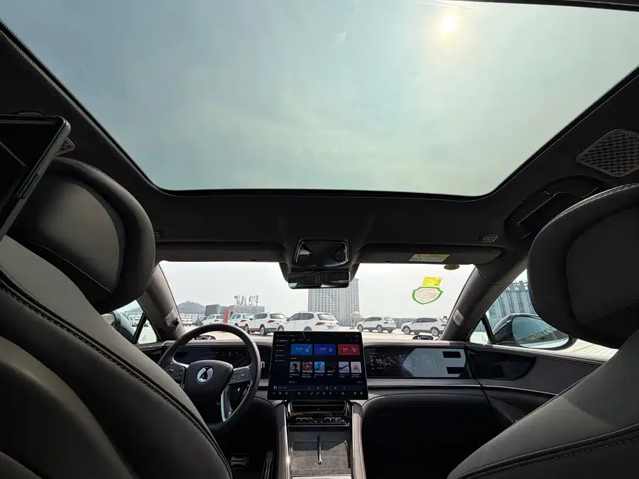 900x675_0_q87_c42_autohomecar__ChxpV2muU26AYd3-AAYCjIEJ5eQ484.jpg.webp Used Denza Z9 2024 1100km four-wheel drive Ultra version