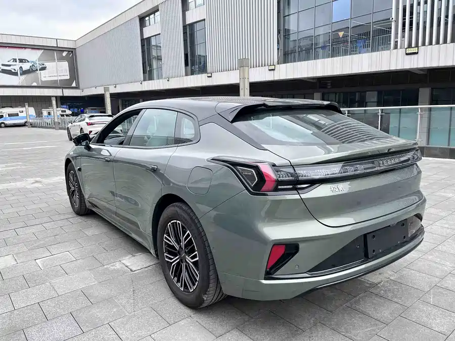 900x675_0_q87_c42_autohomecar__ChxpV2muoAWAbm8QAAgs2zAF6Ws460.jpg.webp Used Zeekr 001 2025 WE version 100kWh rear drive