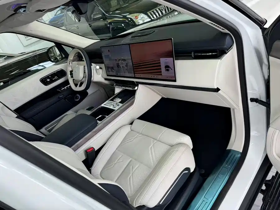900x675_0_q87_c42_autohomecar__ChxpV2mv00CAWv_AAAeBrrvFekQ580.jpg.webp Used Zeekr 9X 2025 Hyper Edition 70kWh