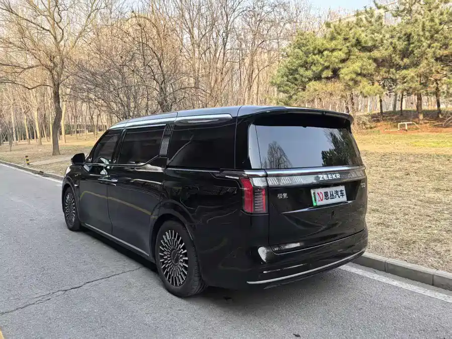 900x675_0_q87_c42_autohomecar__ChxpV2mv1s-AALZJAATwyIHKz4g101.jpg.webp Used Zeekr 009 2024 seven-seat aisle version four-wheel drive 108kWh