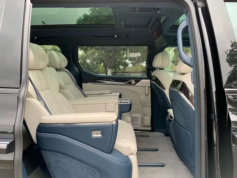 900x675_0_q87_c42_autohomecar__ChxpV2mv2XyAdRLIAAiT21qSZ5c721.jpg.webp Used Zeekr 009 2022 WE version