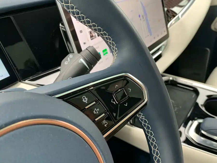 900x675_0_q87_c42_autohomecar__ChxpV2mv2YGANDJ9AAdeLAb3Z00090.jpg.webp Used Zeekr 009 2022 WE version