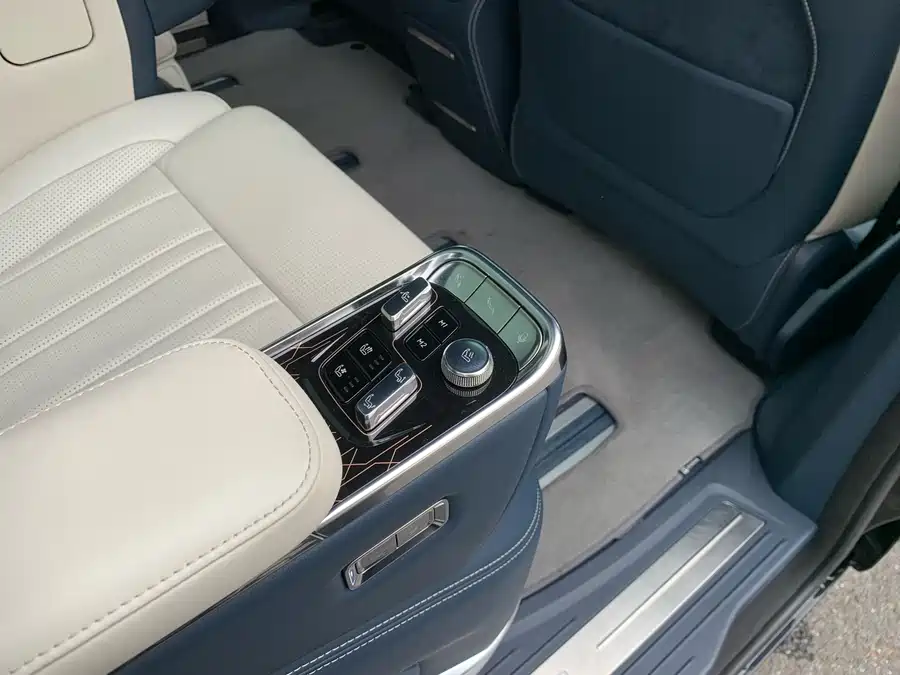 900x675_0_q87_c42_autohomecar__ChxpV2mv2YSABBoQAAa7SHw8LQM456.jpg.webp Used Zeekr 009 2022 WE version