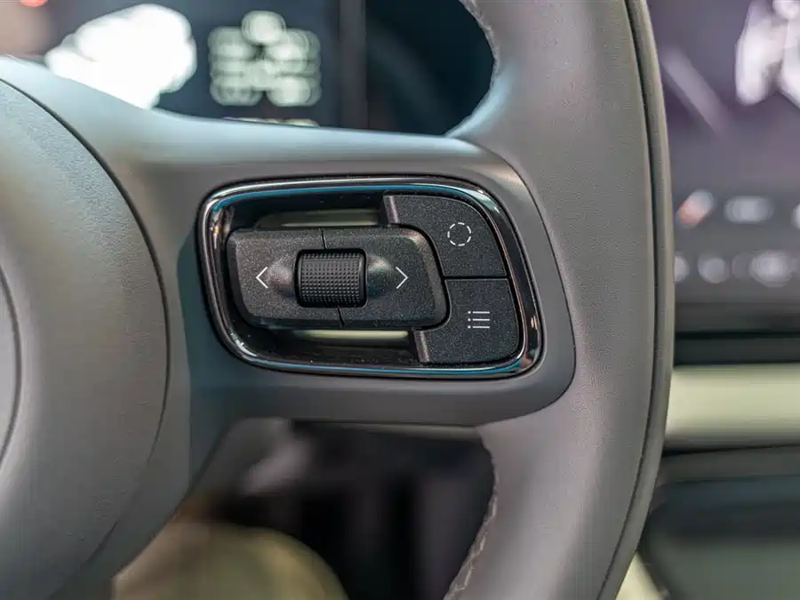 900x675_0_q87_c42_autohomecar__ChxpV2mvdLuAcHxRAAE6BzbpUCQ975.jpg.webp Used Zeekr 009 2024 seven-seater aisle version 108kWh