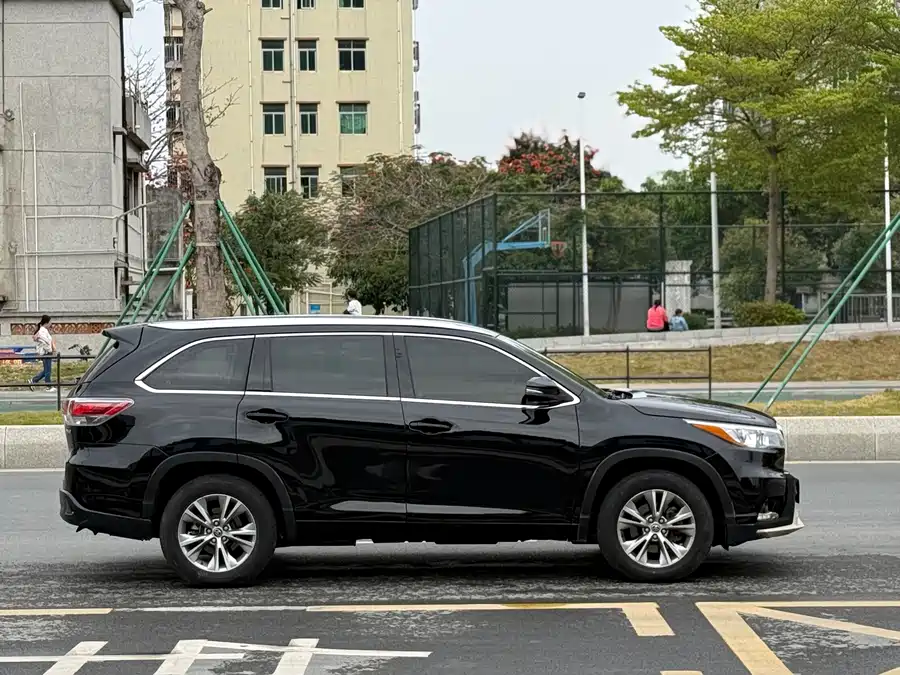 900x675_0_q87_c42_autohomecar__ChxpV2mw50qAEuwoAApP0VbE68U954.jpg.webp Used Toyota Highlander 2015 2.0T four-wheel drive elite version 7 seats