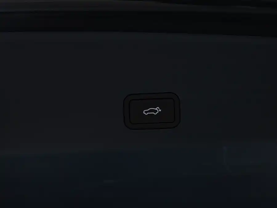 900x675_0_q87_c42_autohomecar__ChxpV2mwM5SAHYqtAAPL2-XCJwA776.jpg.webp Used Zeekr 009 2024 seven-seat aisle version four-wheel drive 108kWh