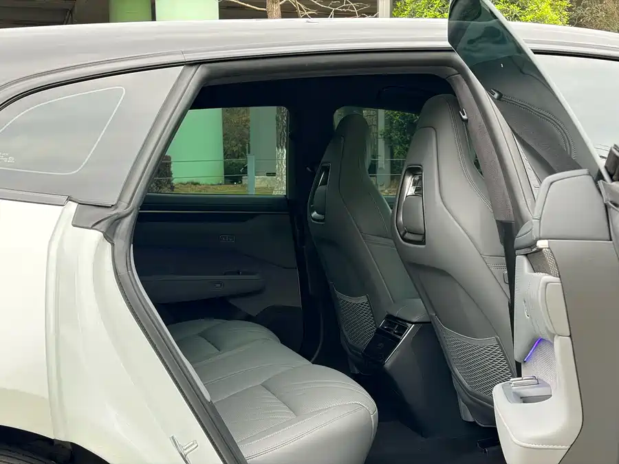 900x675_0_q87_c42_autohomecar__ChxpV2mwxdOANYw4AAdHvc_rygc876.jpg.webp Used Zeekr 001 2024 WE version 100kWh rear drive