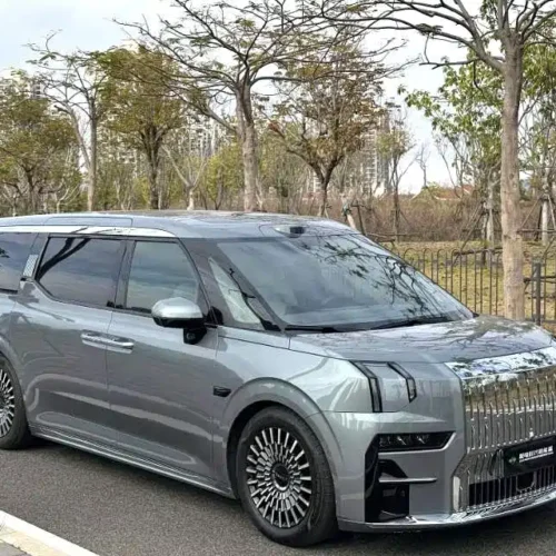 900x675_0_q87_c42_autohomecar__ChxpV2mwxoWAa6xfAAIOFg6ZKcs992.jpg.webp Used Zeekr 009 2024 six-seat executive version four-wheel drive 108kWh
