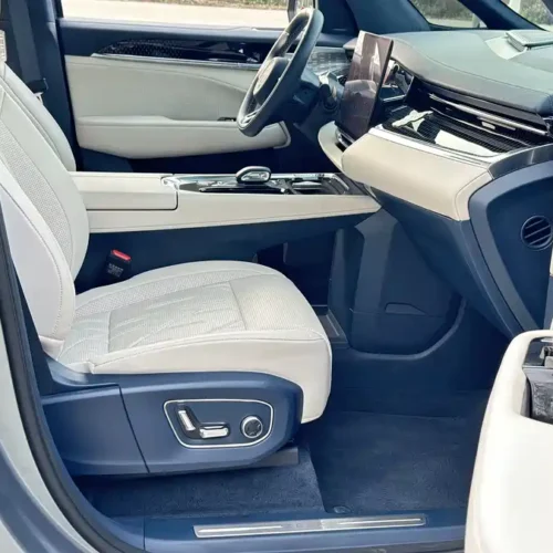 900x675_0_q87_c42_autohomecar__ChxpV2mwxomARdKtAAWSufzLtsM669.jpg.webp Used Zeekr 009 2024 six-seat executive version four-wheel drive 108kWh