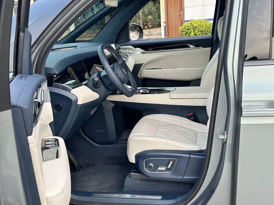 900x675_0_q87_c42_autohomecar__ChxpV2mwxoqALkn_AAVY0-cxxBs771.jpg.webp Used Zeekr 009 2024 six-seat executive version four-wheel drive 108kWh