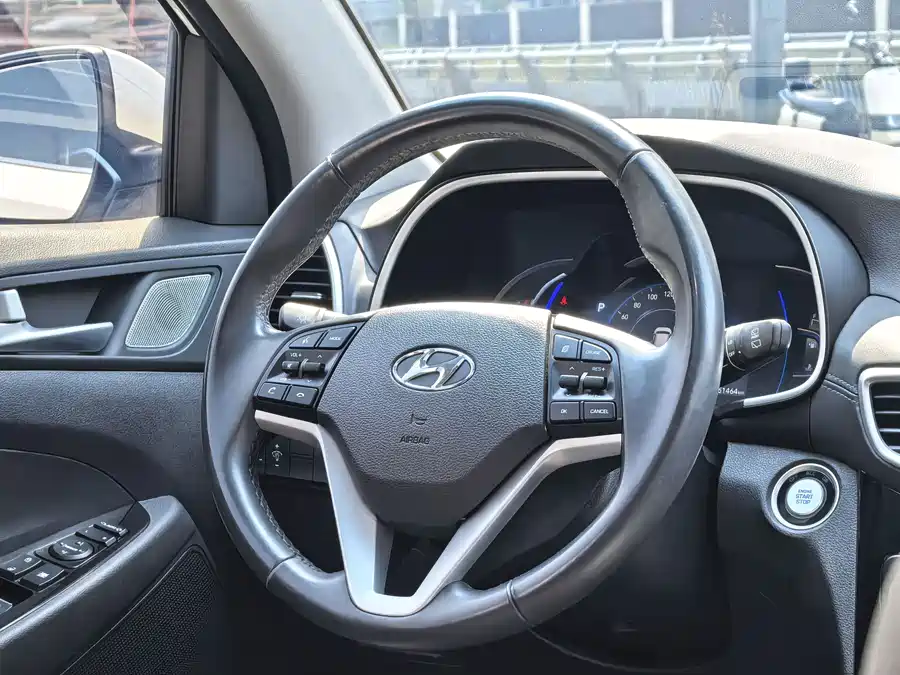 900x675_0_q87_c42_autohomecar__ChxpV2mxEuOAWpFeAAZ181Qi4Oo346.jpg.webp Used Hyundai Tucson 2020 280TGDi 2WD GLS Smart Connected Edition National VI