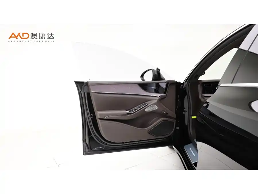 Used Denza Z9 2024 1100km four-wheel drive Max version
