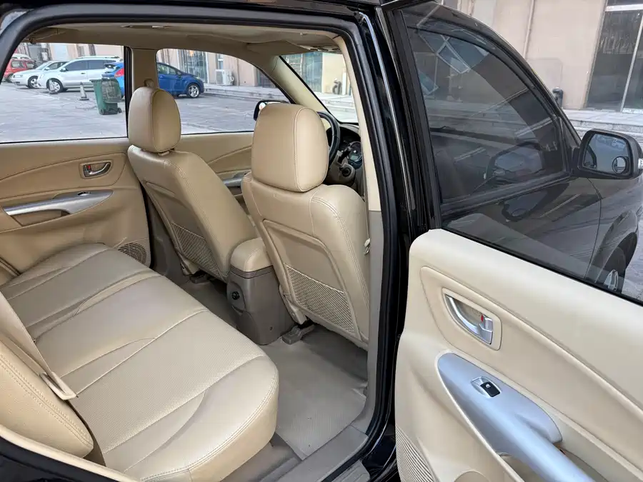 Used Hyundai Tucson 2013 2.0L automatic two-wheel drive comfort model