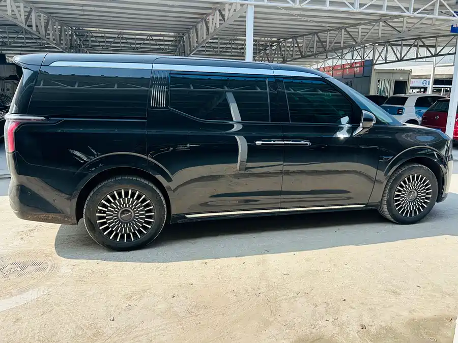 Used Zeekr 009 2024 six-seat executive version four-wheel drive 108kWh