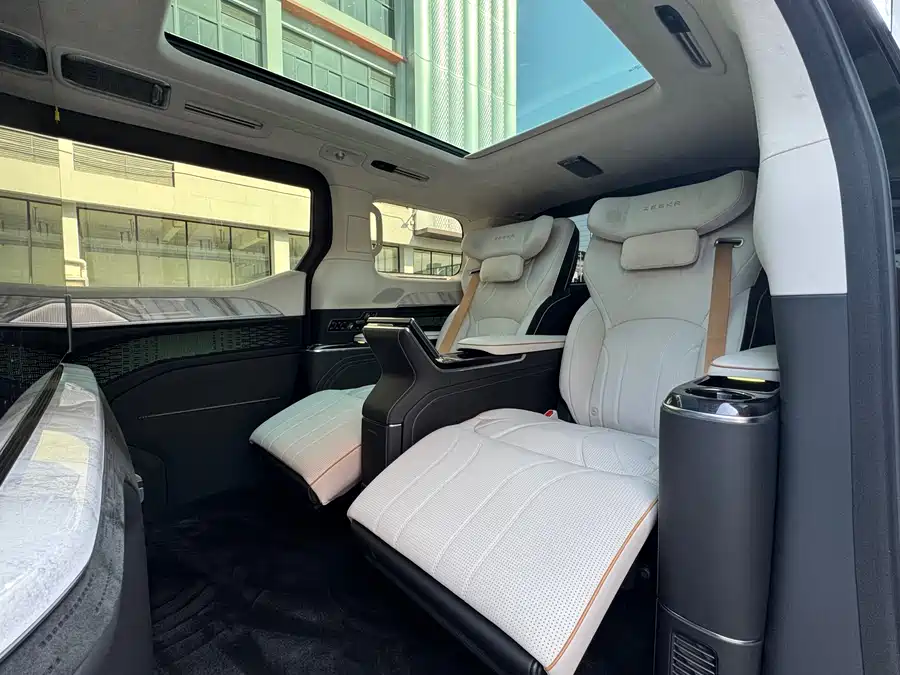 900x675_0_q87_c42_autohomecar__ChxpV2myKGWAShXxAAqzwwmnfIU186.jpg.webp Used Zeekr 009 2024 Model Glory