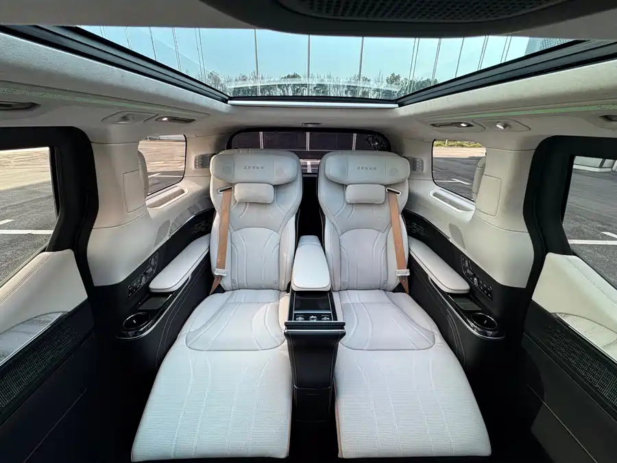 900x675_0_q87_c42_autohomecar__ChxpV2myKGWAfx0sAAoKtt9QSfw907.jpg.webp Used Zeekr 009 2024 Model Glory