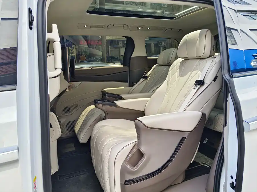 900x675_0_q87_c42_autohomecar__ChxpV2myXDaAAlHUAAgEUQuZr5M164.jpg.webp Used Denza D9 2022 DM-i 970 four-wheel drive flagship model