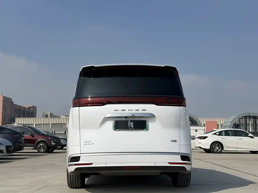 900x675_0_q87_c42_autohomecar__ChxpV2mzbjmAH1NvAAIuJb2Hmx4756.jpg.webp Used Denza D9 2022 DM-i 970 four-wheel drive flagship model