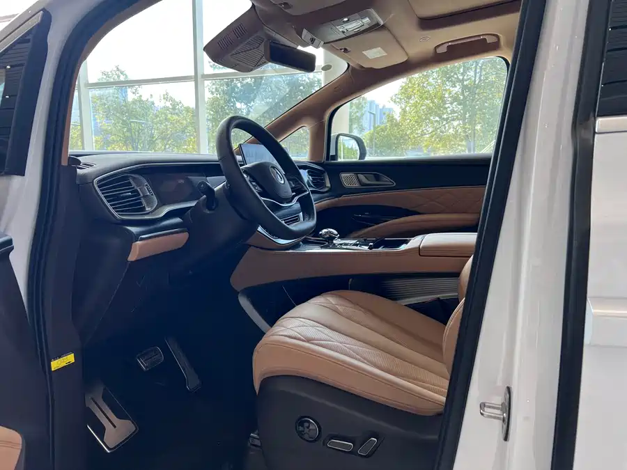 900x675_0_q87_c42_autohomecar__ChxpV2mzcPiAa2jTAAeIliSm5i4651.jpg.webp Used Denza D9 2025 DM-i smart driving version 1020 four-wheel drive flagship model