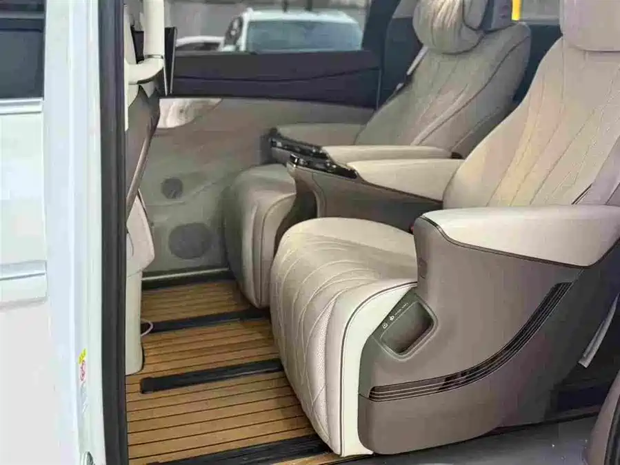 900x675_0_q87_c42_autohomecar__ChxpV2mzn_mAGTTqAAF-h9LC7mk473.jpg.webp Used Denza D9 2022 DM-i 970 four-wheel drive flagship model