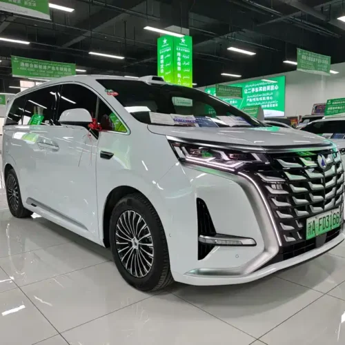 900x675_0_q87_c42_autohomecar__ChxpVWjNBMaAAjLOAAZC_K718gA997.jpg.webp Used Denza D9 2025 DM-i smart driving version 1020 four-wheel drive flagship model