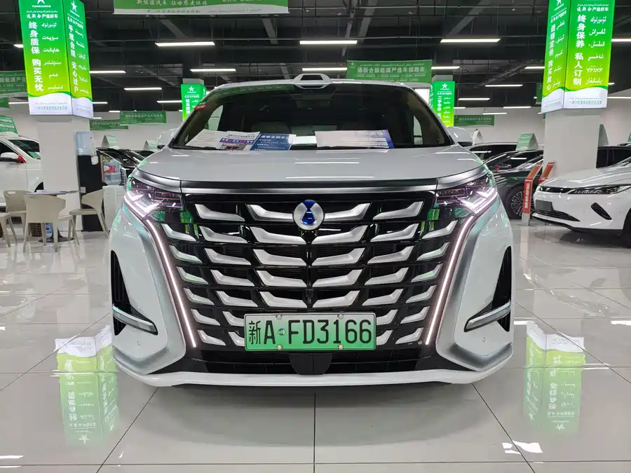 900x675_0_q87_c42_autohomecar__ChxpVWjNBMaALPjoAAYmMJHX0rg380.jpg.webp Used Denza D9 2025 DM-i smart driving version 1020 four-wheel drive flagship model