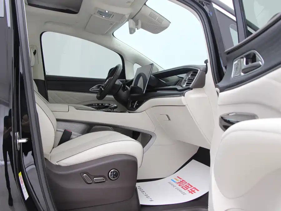 Used Denza D9 2024 DM-i 980 four-wheel drive flagship model