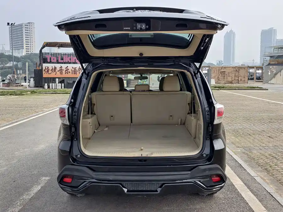 900x675_0_q87_c42_autohomecar__ChxpVWk1Db-AEtHMAAhNR0AWzYM434.jpg.webp Used Toyota Highlander 2015 2.0T four-wheel drive luxury version 7 seats