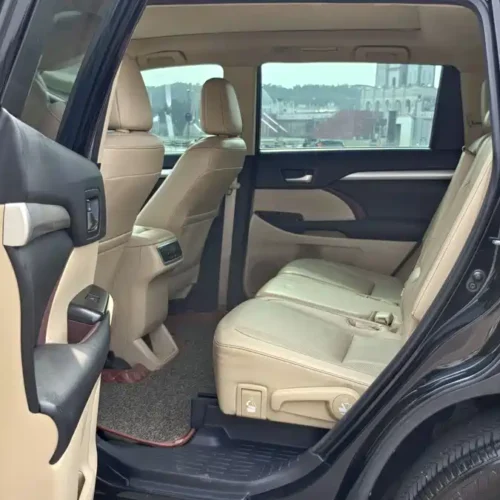 900x675_0_q87_c42_autohomecar__ChxpVWk1Db2AdZw1AAR324e1Rhk670.jpg.webp Used Toyota Highlander 2015 2.0T four-wheel drive luxury version 7 seats