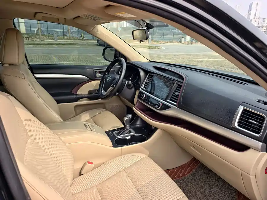 900x675_0_q87_c42_autohomecar__ChxpVWk1DcuADJI5AAg-hWXcDJo225.jpg.webp Used Toyota Highlander 2015 2.0T four-wheel drive luxury version 7 seats