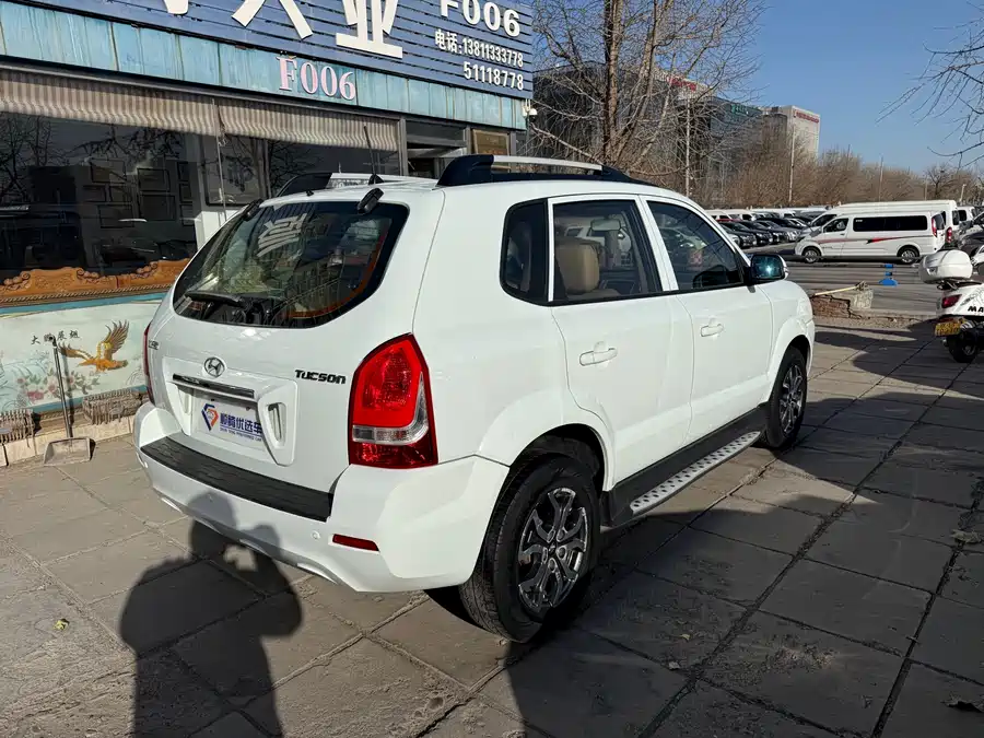 Used Hyundai Tucson 2013 2.0L automatic two-wheel drive comfort model