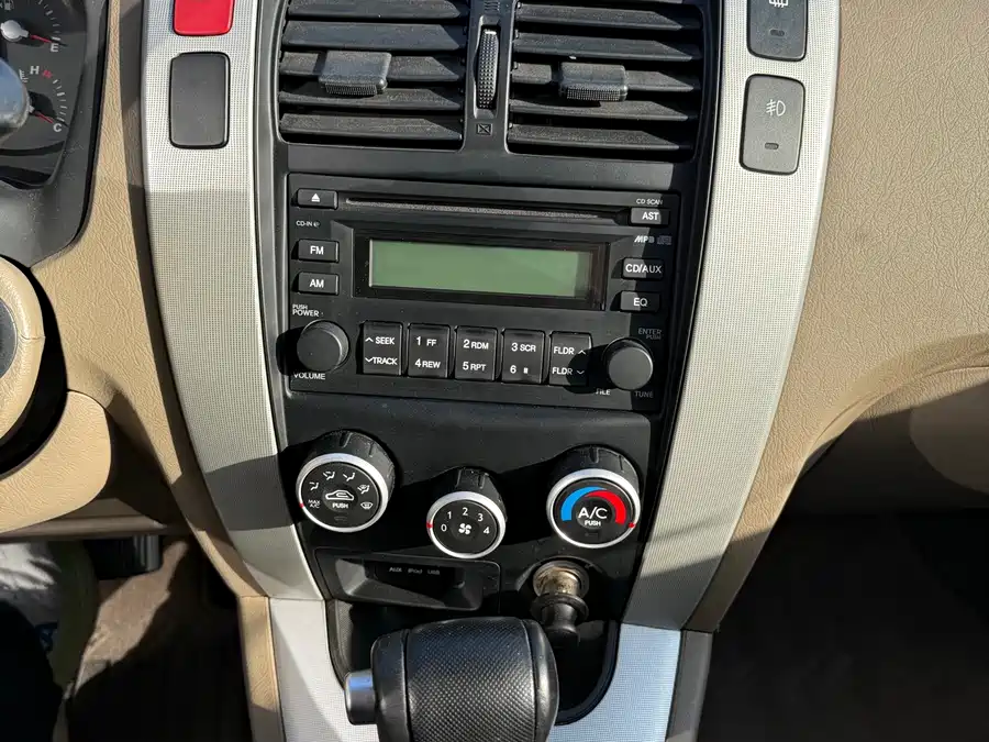 Used Hyundai Tucson 2013 2.0L automatic two-wheel drive comfort model