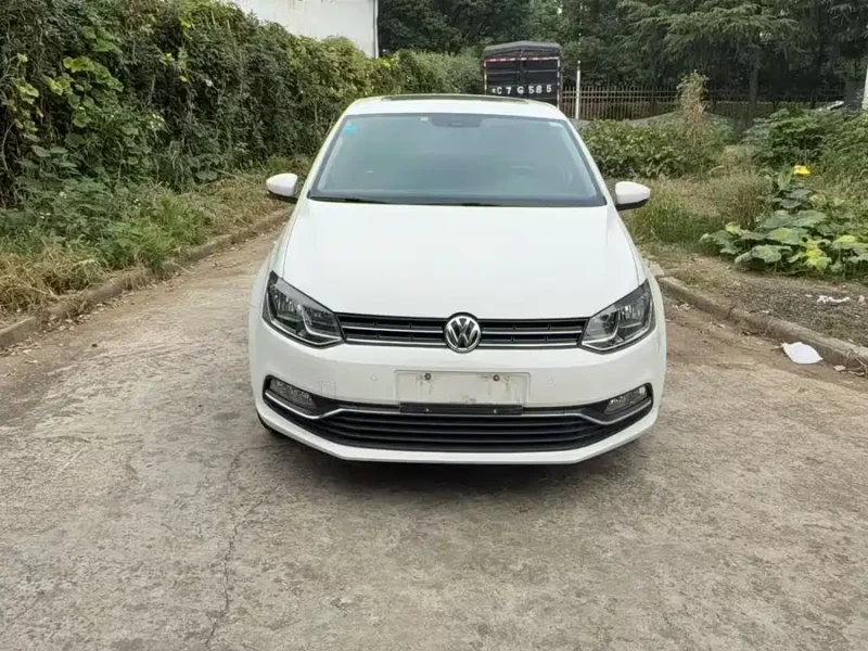 Used Volkswagen Polo 2016 1.6L automatic comfort model