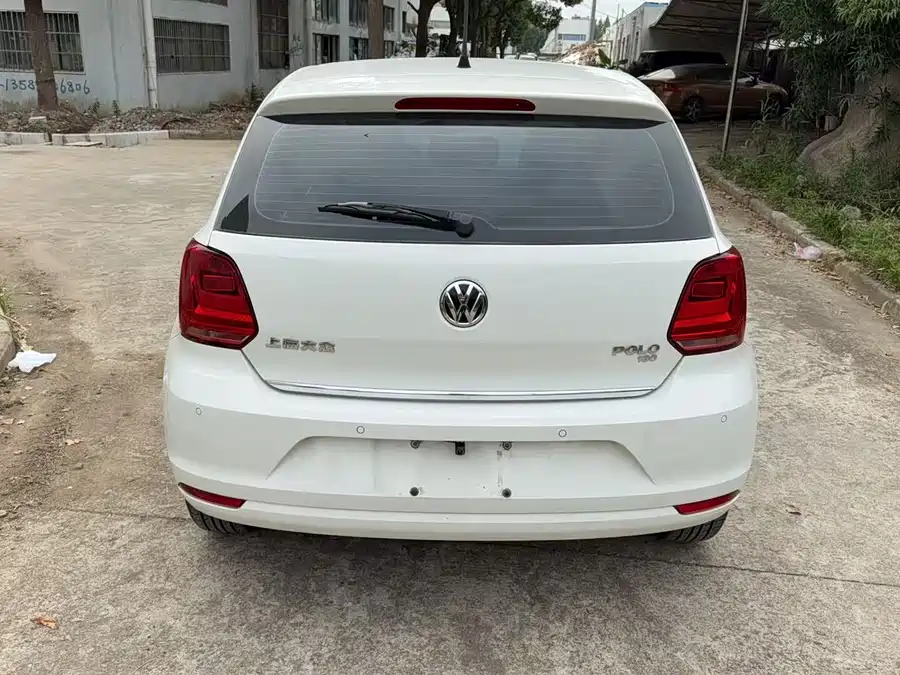 Used Volkswagen Polo 2016 1.6L automatic comfort model