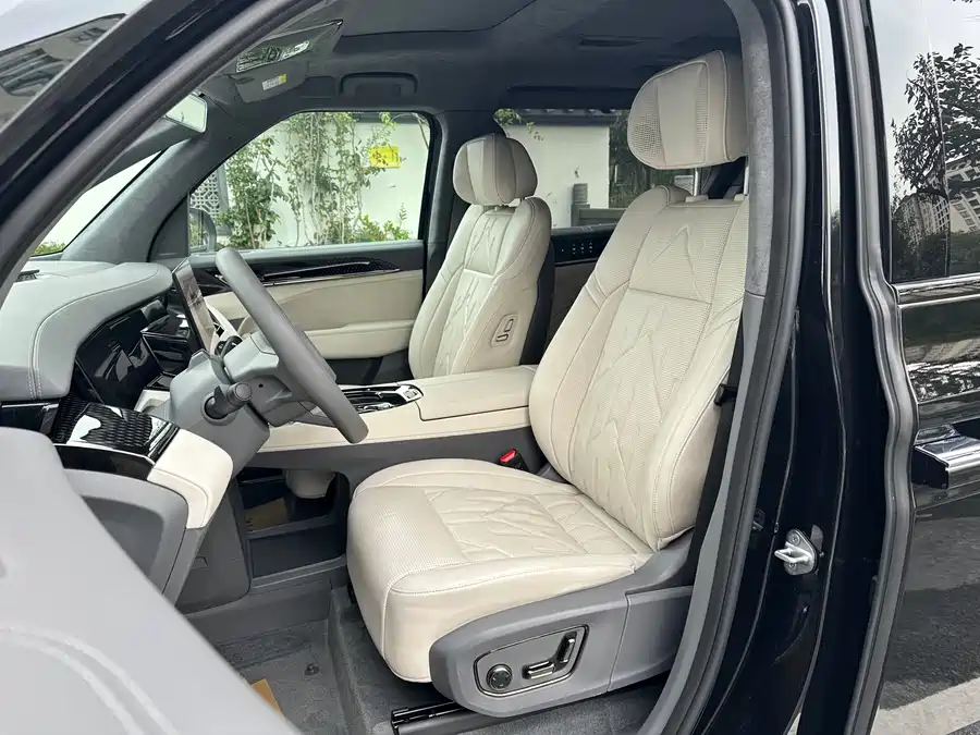 Used Zeekr 009 2024 six-seat executive version four-wheel drive 108kWh