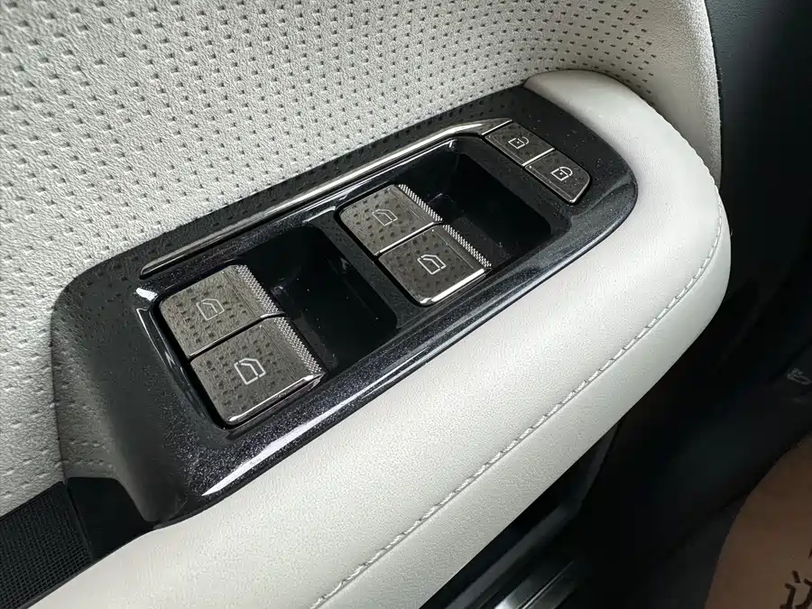Used Zeekr 009 2024 six-seat executive version four-wheel drive 108kWh