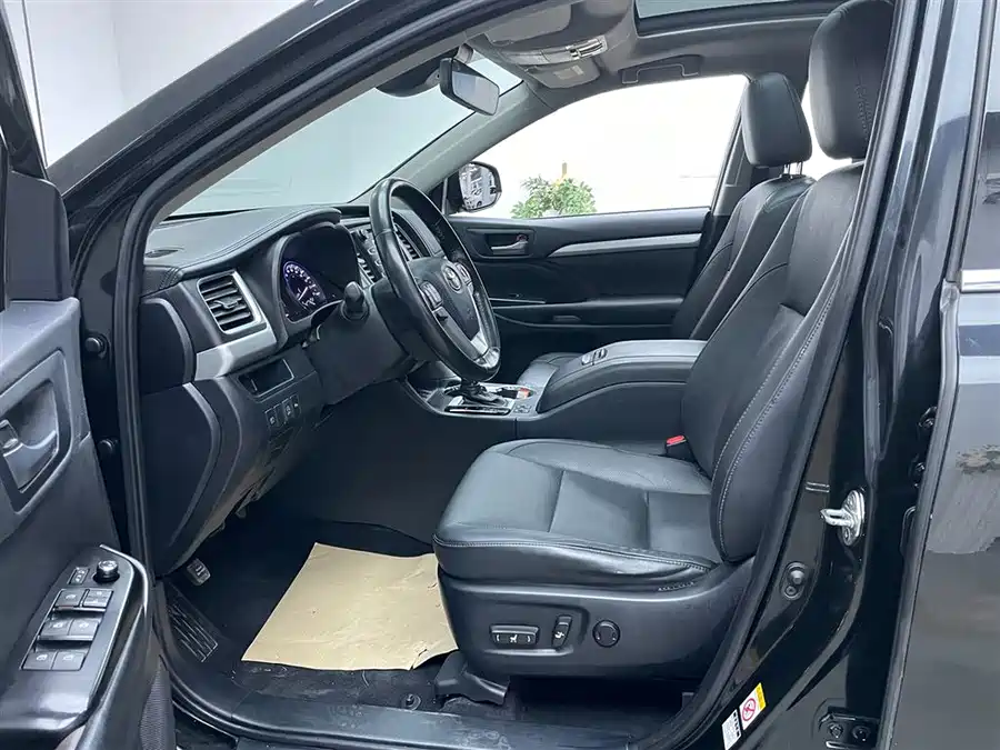 Used Toyota Highlander 2018 2.0T four-wheel drive luxury version