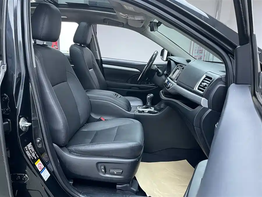 Used Toyota Highlander 2018 2.0T four-wheel drive luxury version