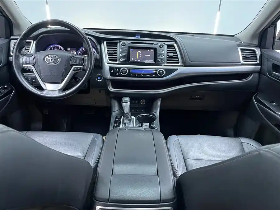 Used Toyota Highlander 2018 2.0T four-wheel drive luxury version
