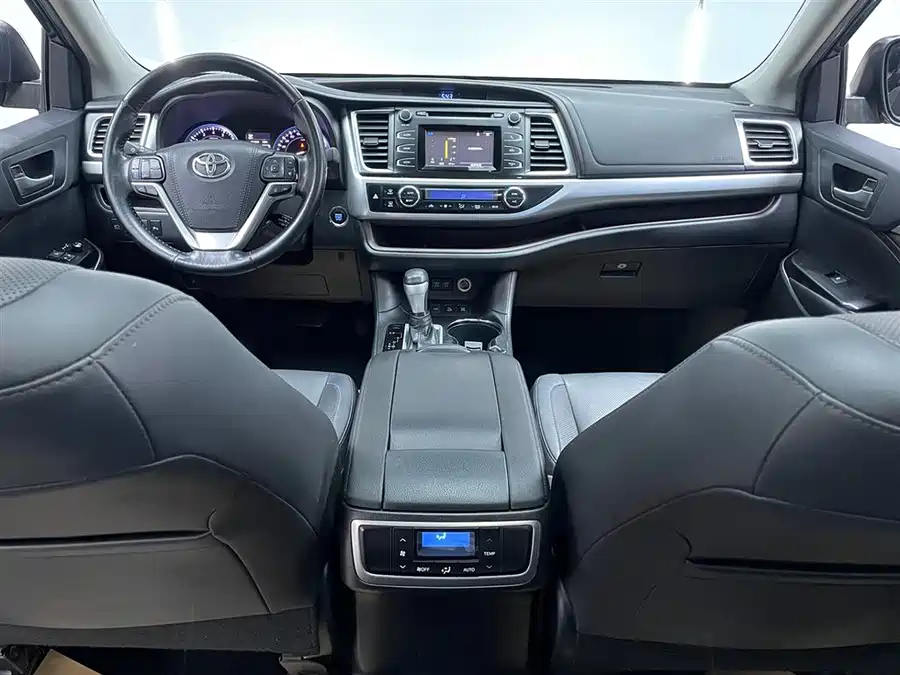 Used Toyota Highlander 2018 2.0T four-wheel drive luxury version