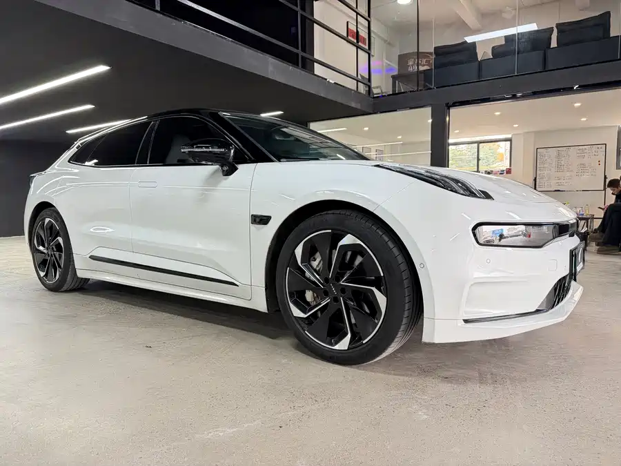 900x675_0_q87_c42_autohomecar__ChxpVWkw-uyAULWAAAm4lLC3gxM131.jpg.webp Used Zeekr 001 2022 model super long battery life dual motor YOU version