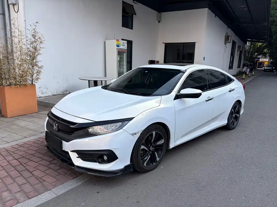 Used Honda Civic 2016 220TURBO CVT Deluxe Edition