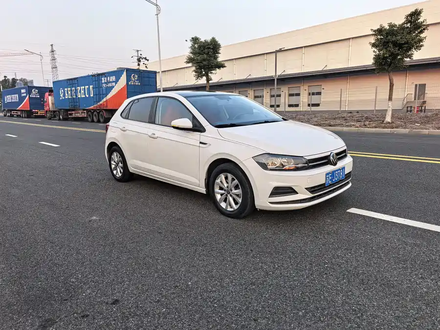 900x675_0_q87_c42_autohomecar__ChxpVWl0BaCALQGHAAxMNE1Cb1Q172.jpg.webp Used Volkswagen Polo 2021 Plus 1.5L Automatic Colorful Technology Edition