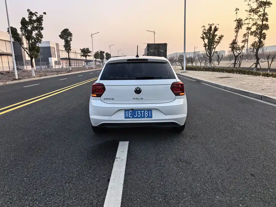 900x675_0_q87_c42_autohomecar__ChxpVWl0BamAGxEUAAvX-2y28Ro805.jpg.webp Used Volkswagen Polo 2021 Plus 1.5L Automatic Colorful Technology Edition