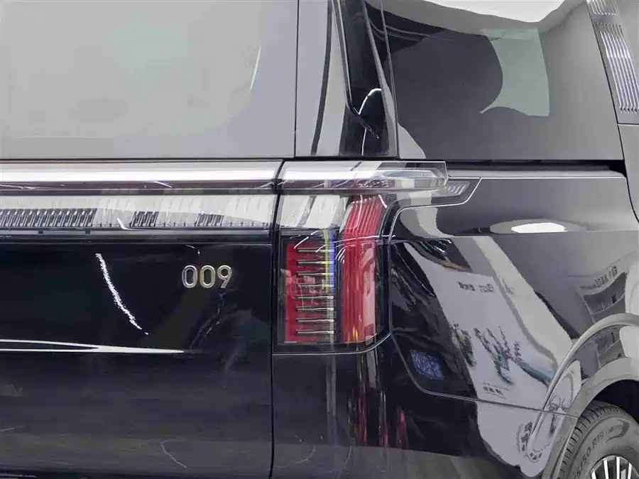 900x675_0_q87_c42_autohomecar__ChxpVWl0KQiAIEcPAAGe2WEwWV0284.jpg.webp Used Zeekr 009 2024 seven-seater aisle version 108kWh
