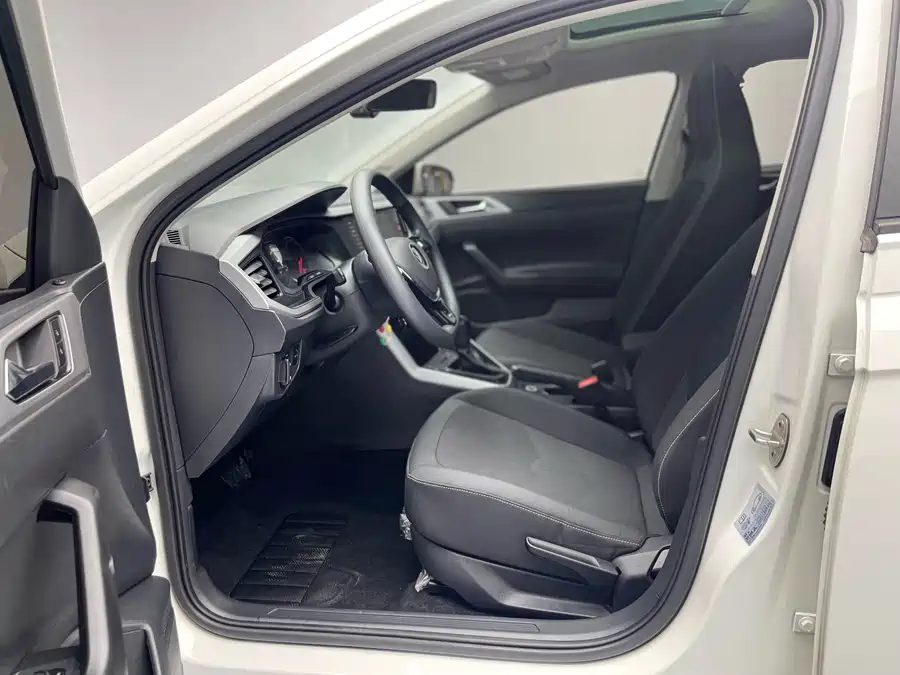 900x675_0_q87_c42_autohomecar__ChxpVWl1bpmABjWaAAbRtHuw8Tw255.jpg.webp Used Volkswagen Polo 2021 Plus 1.5L Automatic Panoramic Enjoyment Edition