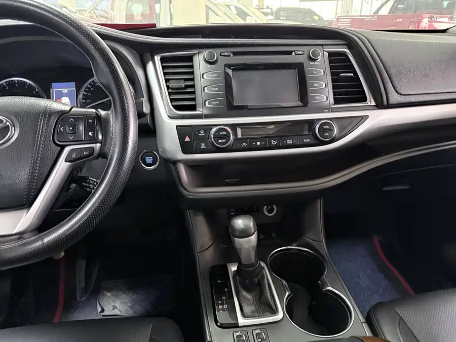 Used Toyota Highlander 2018 2.0T four-wheel drive luxury version 7 seats National V